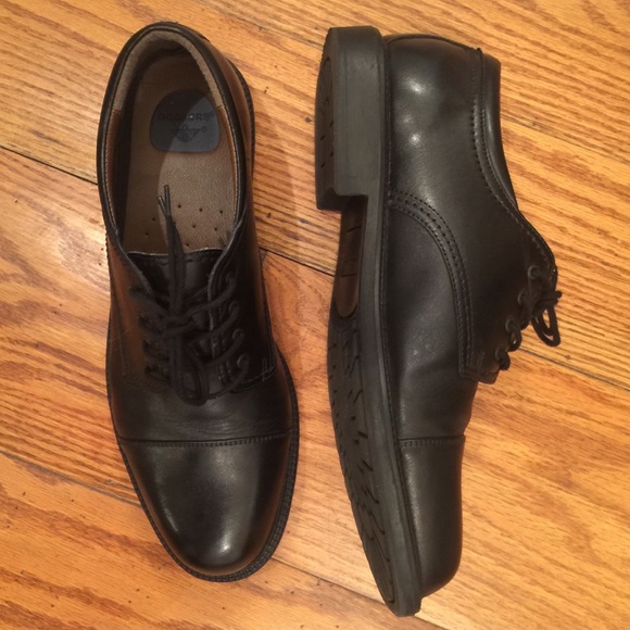 dockers cap toe oxford